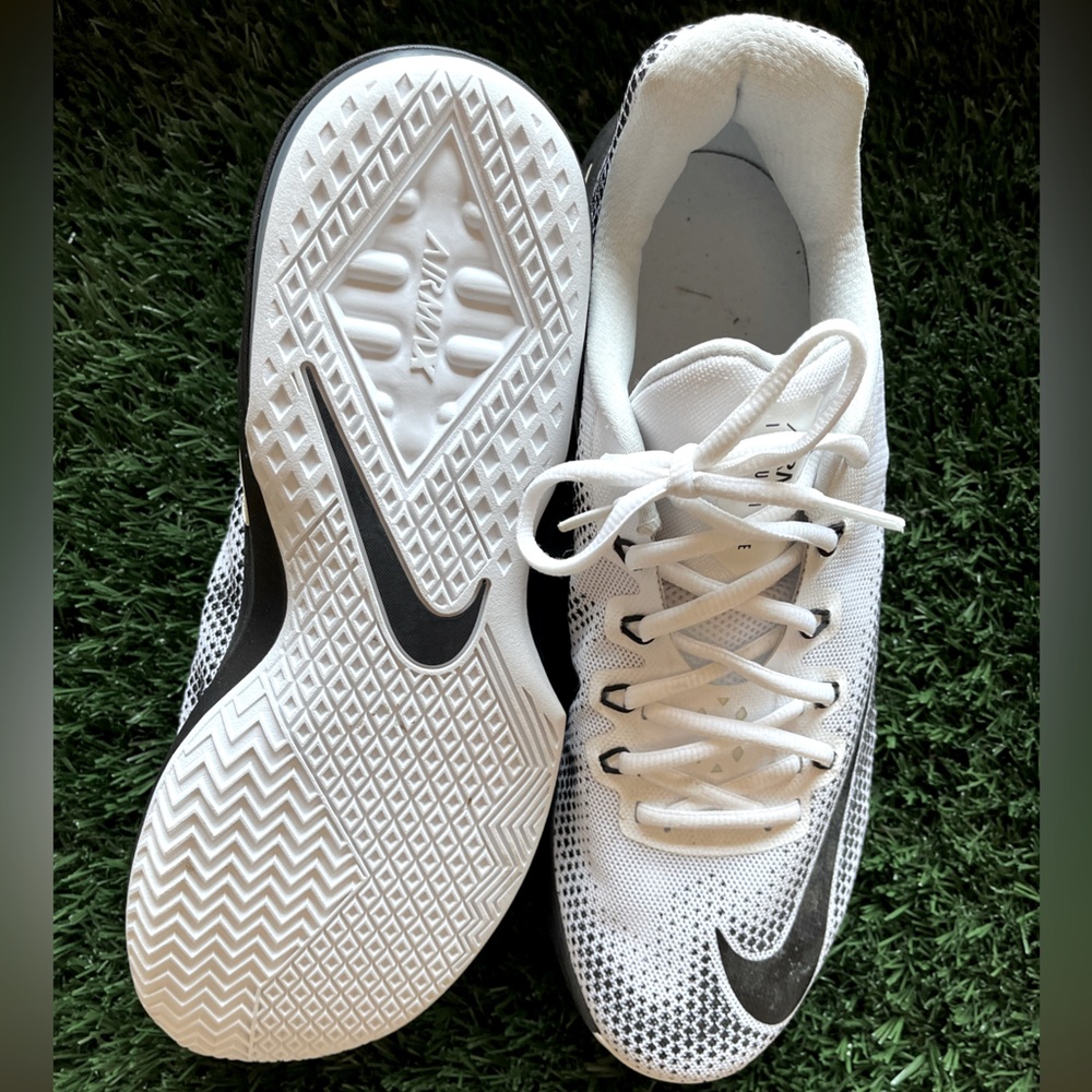 Nike AirMax men’s Tennis shoe